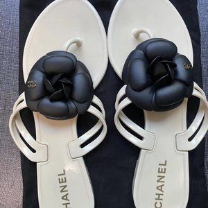 Pre-owned Chanel Sandals